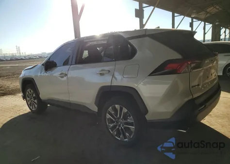2022 Toyota Rav4 Xle Premium z USA, uszkodzony, nr VIN JTMA1RFV1ND085455